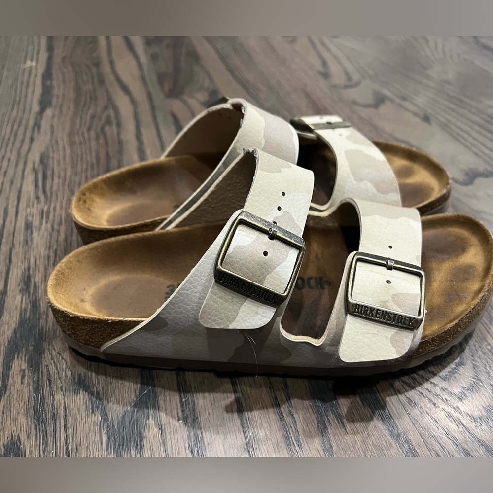 Women’s Arizona Camo Birkenstock Sandals Size 37 US size 6